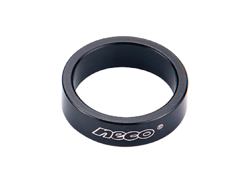 Кольцо NECO черное 5 мм